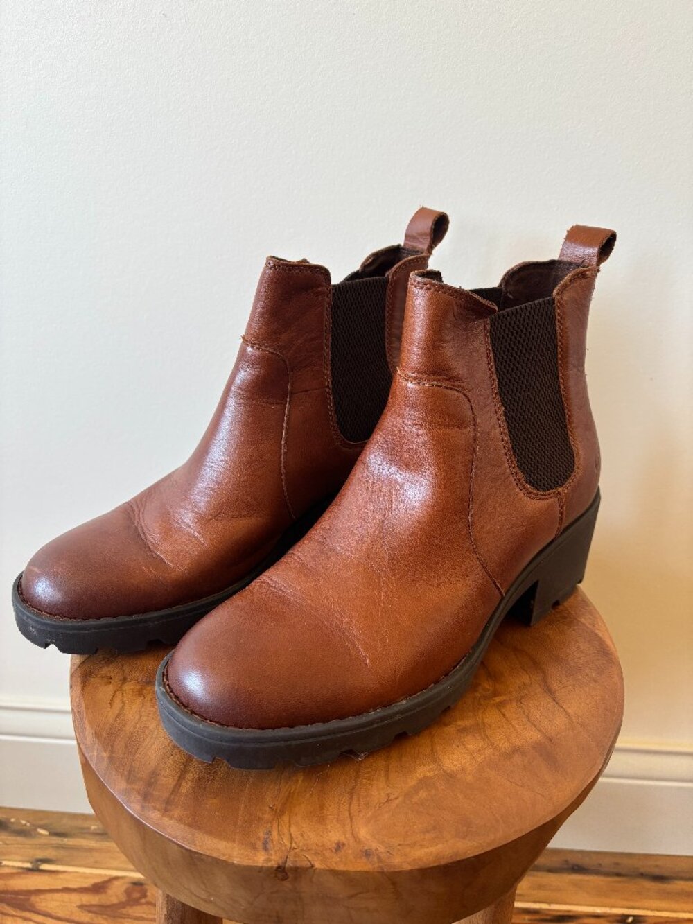 BORN Crewe Heeled Chelsea Boots - 9, Brown